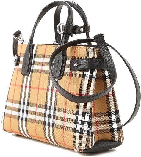 burberry 服装|Burberry bags.